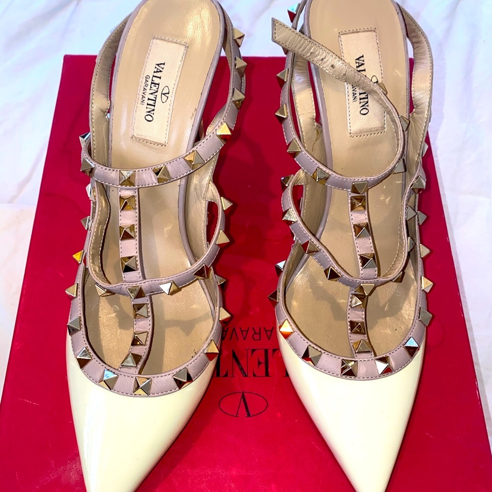 Valentino Garavani Rockstud ankle strap pump